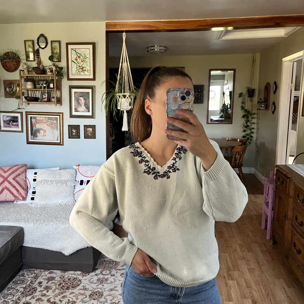 Vintage Floral Embroidered V-Neck Sweater